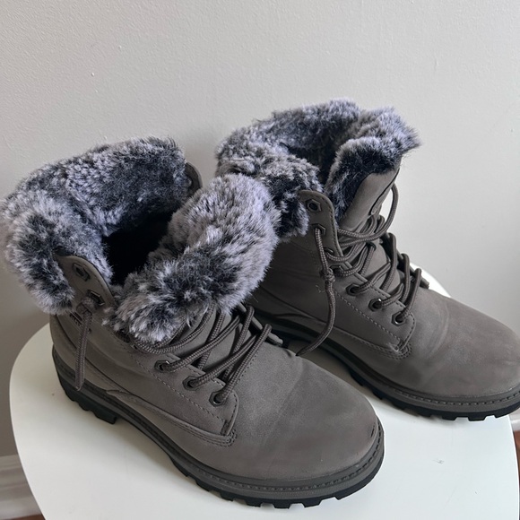 Grey Winter Boots - Picture 2 of 4
